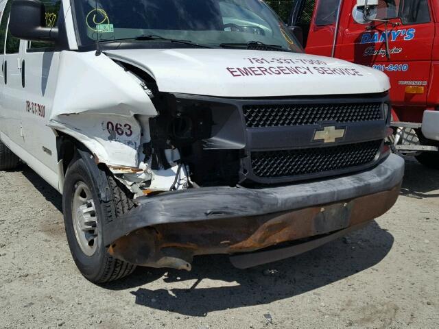 1GCGG25VX61246003 - 2006 CHEVROLET EXPRESS G2 WHITE photo 9