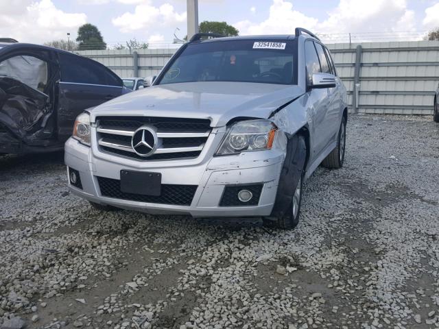 WDCGG8HB0BF604205 - 2011 MERCEDES-BENZ GLK 350 4M SILVER photo 2