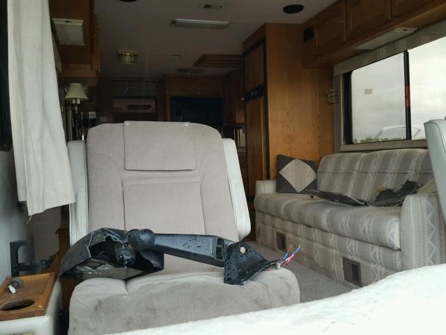 1RF120616R1010742 - 1994 ROADMASTER RAIL EXECUTIVE/ TWO TONE photo 6