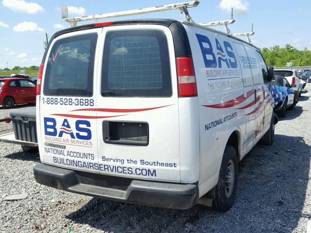 1GCWGFBA2E1130992 - 2014 CHEVROLET EXPRESS G2 WHITE photo 4