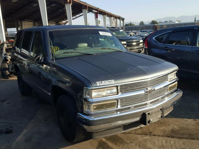 1GNEC13R6XJ533690 - 1999 CHEVROLET TAHOE C150 GRAY photo 1