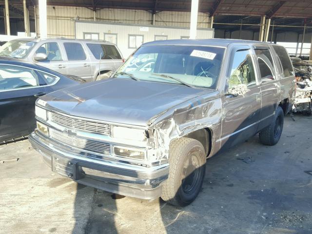 1GNEC13R6XJ533690 - 1999 CHEVROLET TAHOE C150 GRAY photo 2