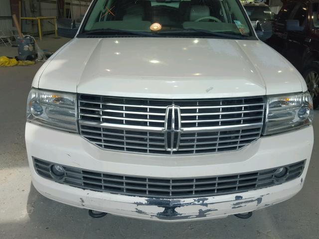 5LMFU27597LJ00210 - 2007 LINCOLN NAVIGATOR 白色 照片 9