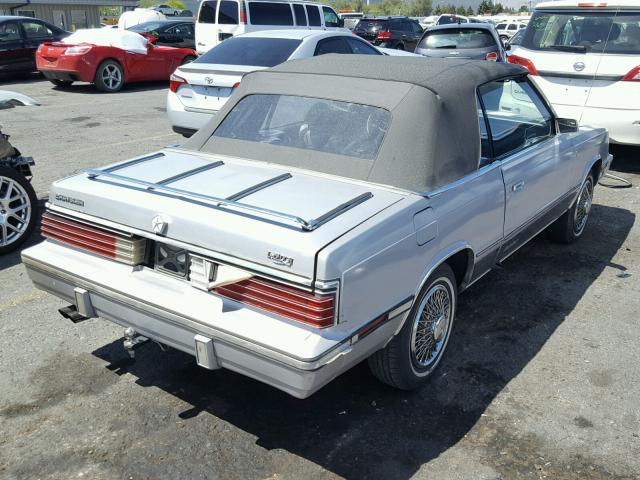 1C3BC55E8FG313125 - 1985 CHRYSLER LEBARON 银色 照片 4