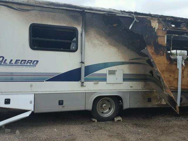 1GBLP37J0W3305521 - 1998 CHALET MOTORHOME WHITE photo 9