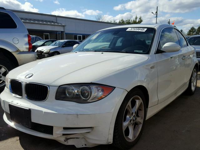WBAUP73518VF06626 - 2008 BMW 128 I WHITE photo 2