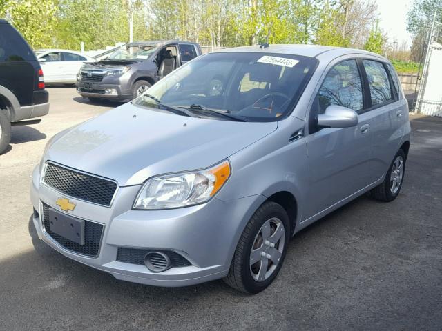 KL1TD6DE4BB171598 - 2011 CHEVROLET AVEO LS SILVER photo 2