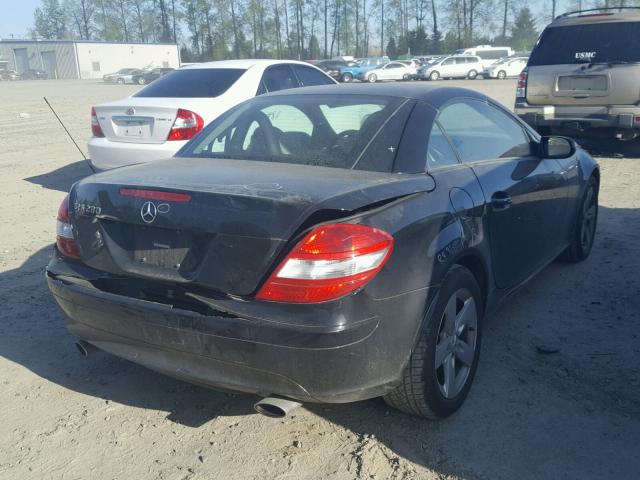 WDBWK54F86F102148 - 2006 MERCEDES-BENZ SLK 280 BLACK photo 4