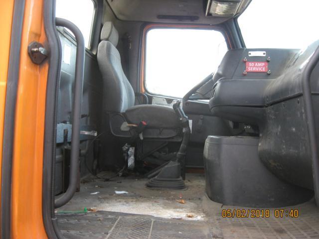 4V4M19RF71N308009 - 2001 VOLVO VN VNM UNKNOWN - NOT OK FOR INV. photo 5