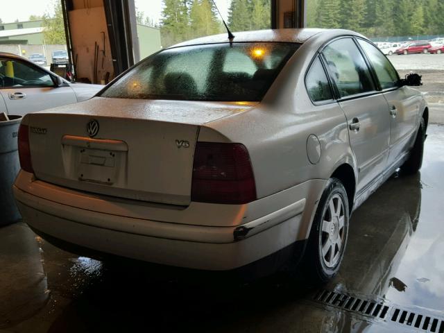 WVWPD63B0XE497468 - 1999 VOLKSWAGEN PASSAT GLX 银色 照片 4
