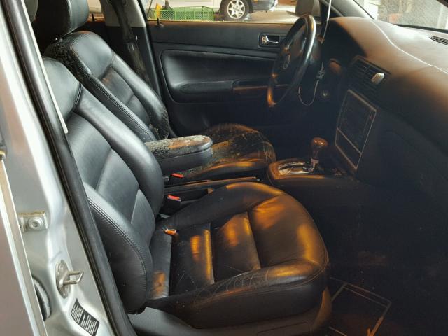 WVWPD63B0XE497468 - 1999 VOLKSWAGEN PASSAT GLX 银色 照片 5