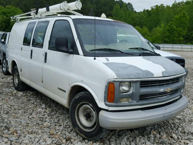 1GCFG25W521109646 - 2002 CHEVROLET EXPRESS G2 WHITE photo 1