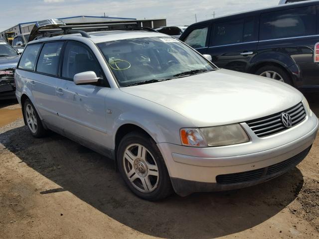 WVWJH63B41E031737 - 2001 VOLKSWAGEN PASSAT GLX 银色 照片 1