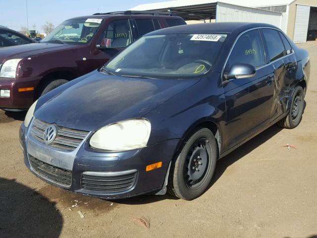 3VWRF71K85M611040 - 2005 VOLKSWAGEN NEW JETTA BLUE photo 2