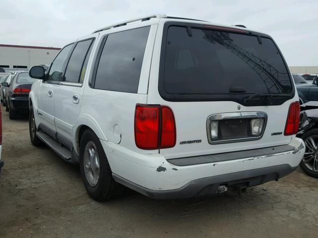 5LMPU28L6XLJ14941 - 1999 LINCOLN NAVIGATOR 白色 照片 3