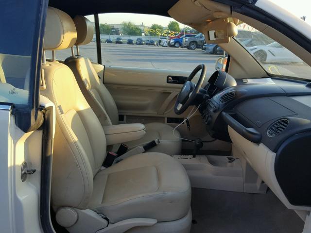 3VWPG31Y88M416691 - 2008 VOLKSWAGEN NEW BEETLE 奶油色 照片 5