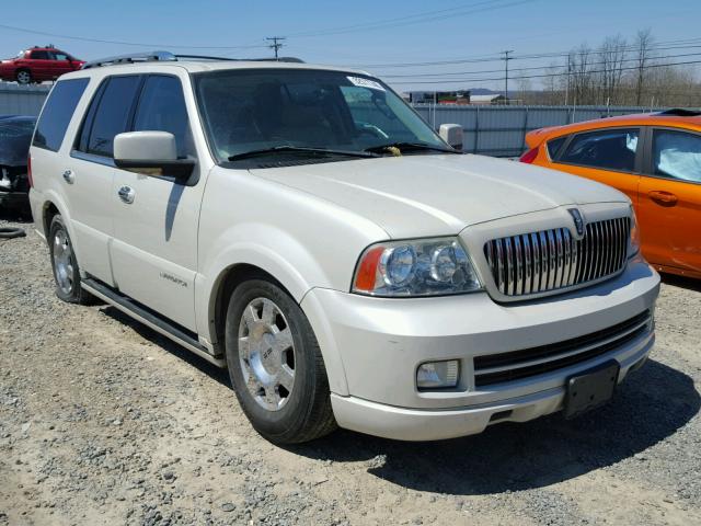 5LMFU28585LJ05166 - 2005 LINCOLN NAVIGATOR 白色 照片 1