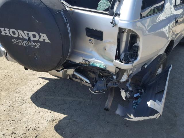 4S6CK58W8Y4410064 - 2000 HONDA PASSPORT E SILVER photo 9