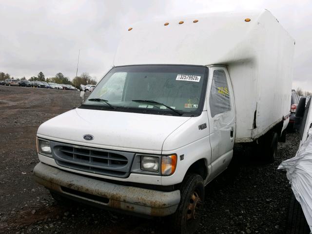 1FDWE35F2YHA60526 - 2000 FORD ECONOLINE WHITE photo 2