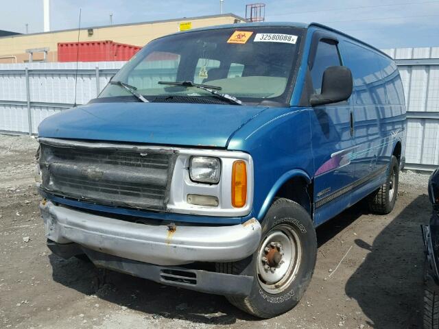 1GCGG25RXW1046046 - 1998 CHEVROLET EXPRESS G2 GREEN photo 2