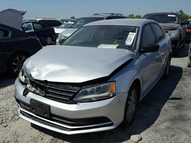 3VW2K7AJXFM212023 - 2015 VOLKSWAGEN JETTA BASE 灰色 照片 2