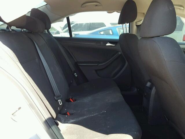 3VW2K7AJXFM212023 - 2015 VOLKSWAGEN JETTA BASE 灰色 照片 6