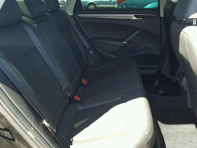 1VWDT7A38HC065244 - 2017 VOLKSWAGEN PASSAT R-L BLACK photo 6