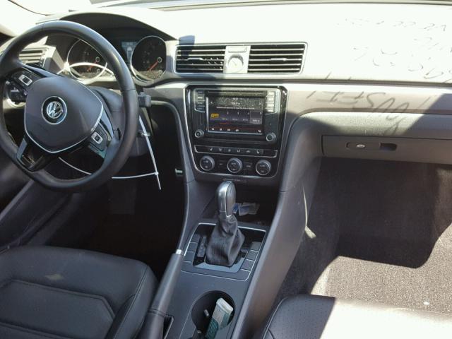 1VWDT7A38HC065244 - 2017 VOLKSWAGEN PASSAT R-L BLACK photo 9