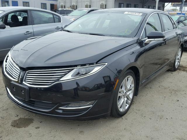 3LN6L2LU4FR618664 - 2015 LINCOLN MKZ HYBRID BLACK photo 2