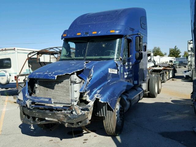 1FUJA6CG14LM95318 - 2004 FREIGHTLINER CONVENTION BLUE photo 2