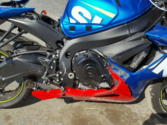 JS1GR7MA3G2100831 - 2016 SUZUKI GSX-R750 BLUE photo 7