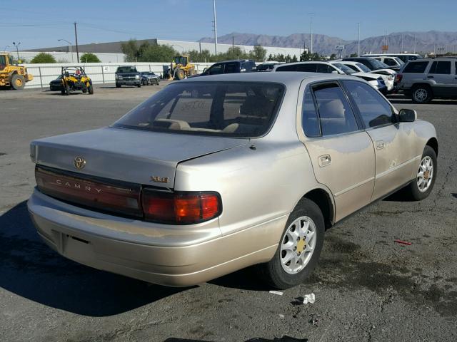 JT2SK13EXP0185709 - 1993 TOYOTA CAMRY XLE GOLD photo 4