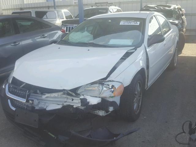 1B3EL56T94N367145 - 2004 DODGE STRATUS ES WHITE photo 2