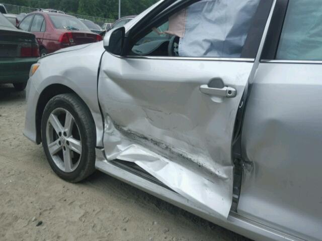 4T1BF1FK9CU583568 - 2012 TOYOTA CAMRY BASE SILVER photo 9