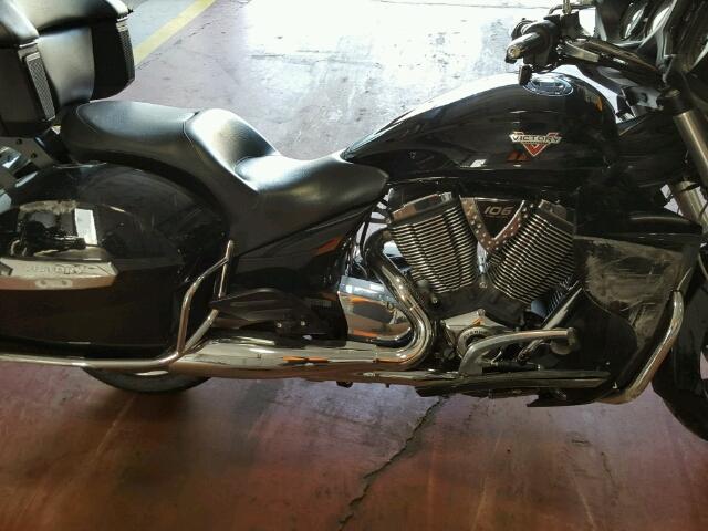 5VPTW36N4F3037836 - 2015 VICTORY MOTORCYCLES CROSS COUN BLACK photo 9