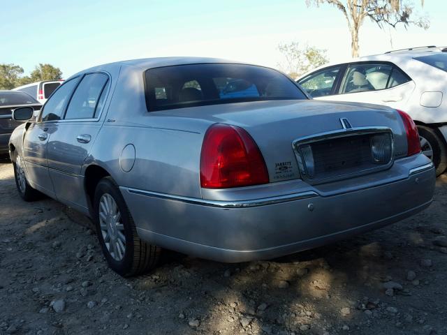 1LNHM81W14Y631299 - 2004 LINCOLN TOWN CAR E SILVER photo 3