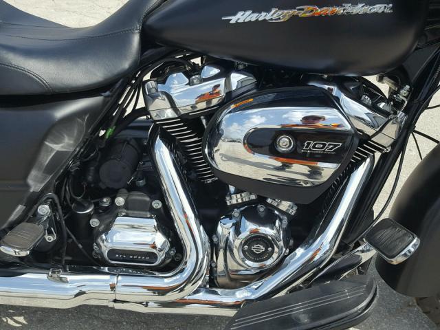 1HD1KHC14HB660400 - 2017 HARLEY-DAVIDSON FLTRX ROAD 黑色 照片 7