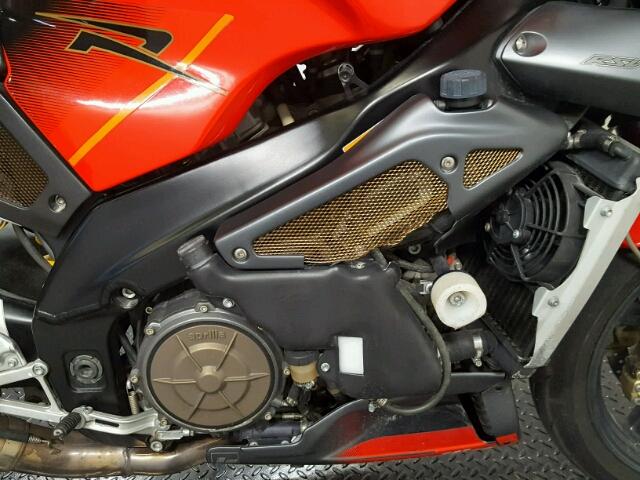 ZD4RPC0554S000218 - 2004 APRILIA TUONO 1000 RED photo 5