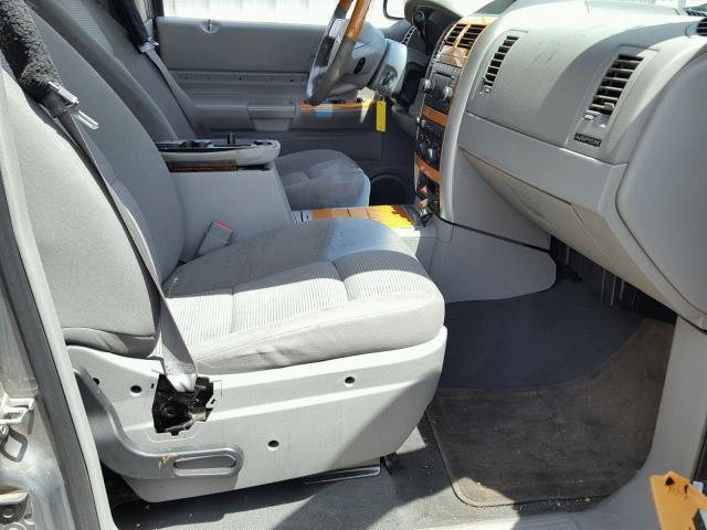 1A8HX58NX8F159511 - 2008 CHRYSLER ASPEN LIMI 灰色 照片 5