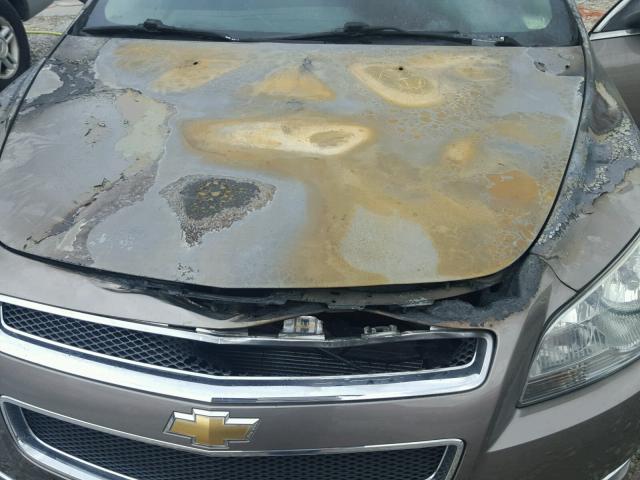 1G1ZC5E18BF228009 - 2011 CHEVROLET MALIBU 1LT ყავისფერი ფოტო 9