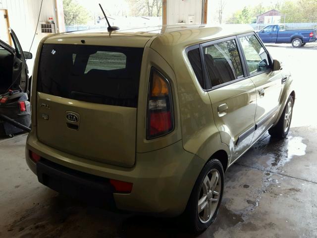 KNDJT2A22A7055517 - 2010 KIA SOUL + GREEN photo 4