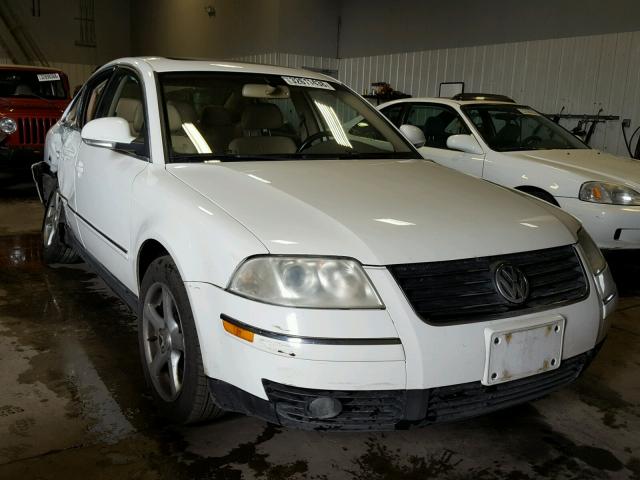 WVWRU63B35P009155 - 2005 VOLKSWAGEN PASSAT GLX WHITE photo 1