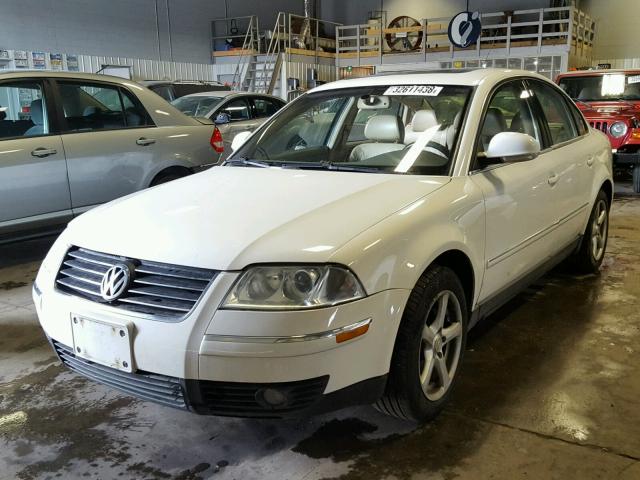 WVWRU63B35P009155 - 2005 VOLKSWAGEN PASSAT GLX 白色 照片 2