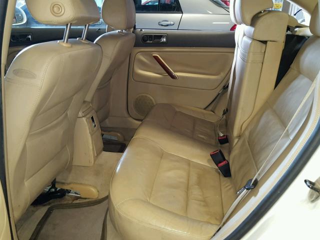 WVWRU63B35P009155 - 2005 VOLKSWAGEN PASSAT GLX 白色 照片 6