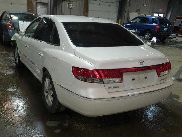 KMHFC46F17A235480 - 2007 HYUNDAI AZERA SE WHITE photo 3