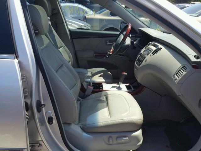 KMHFC46F37A207390 - 2007 HYUNDAI AZERA SE SILVER photo 5