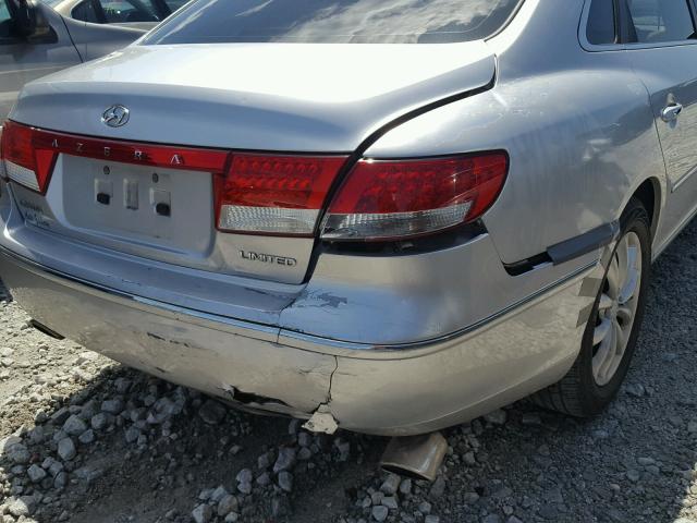 KMHFC46F37A207390 - 2007 HYUNDAI AZERA SE SILVER photo 9