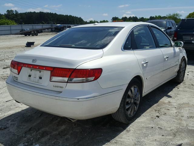 KMHFC46F47A204076 - 2007 HYUNDAI AZERA SE WHITE photo 4