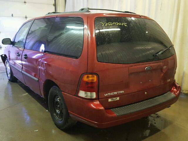 2FMZA51432BA62864 - 2002 FORD WINDSTAR L RED photo 3