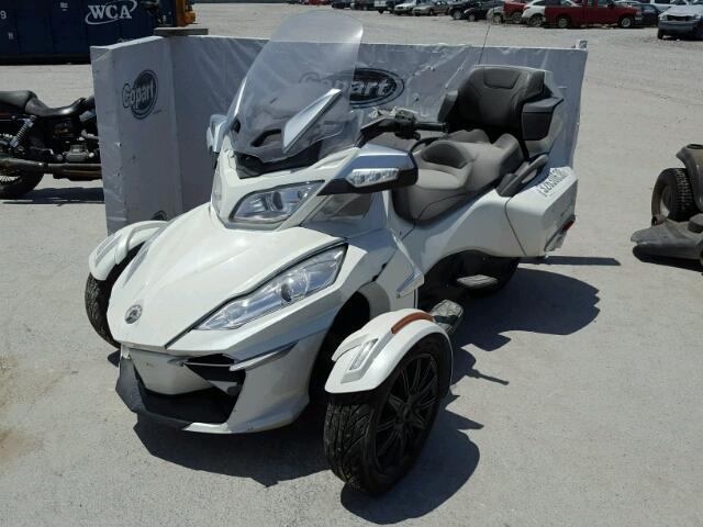 2BXNBDD2XGV003630 - 2016 CAN-AM SPYDER ROA WHITE photo 2